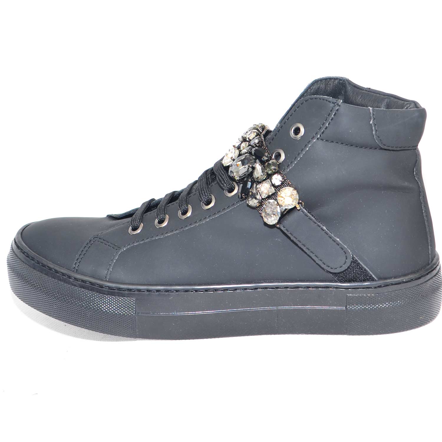 Sneakers alta scarpe donna in vera pelle gommata nera e strappo con swarosky.