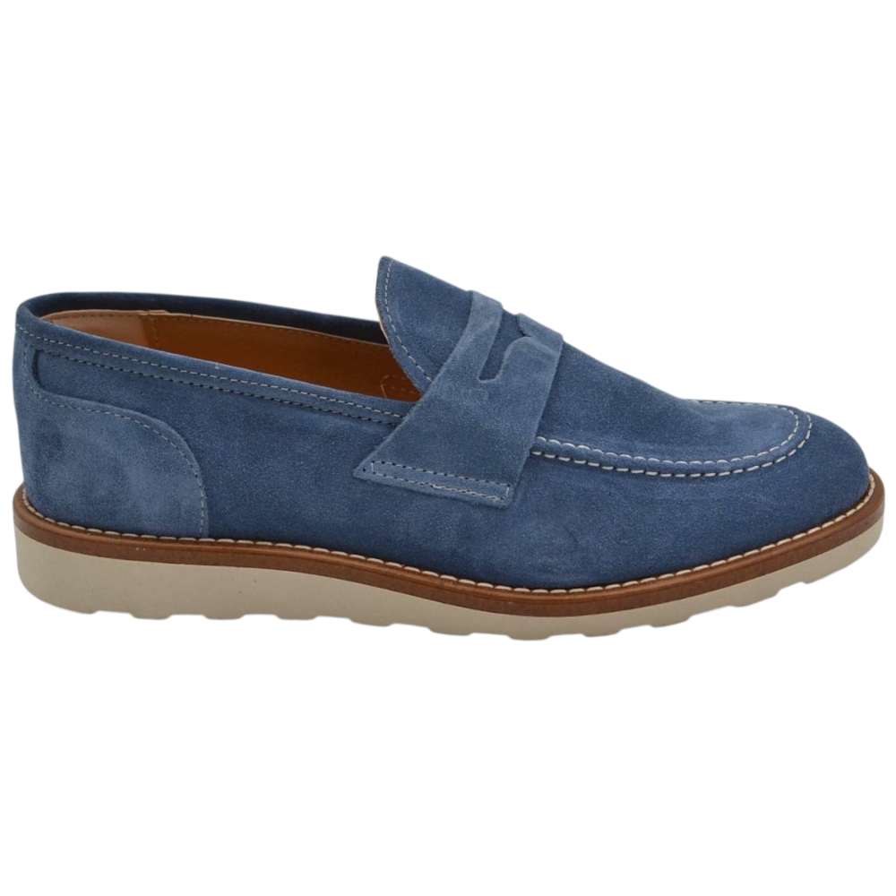Scarpa mocassino uomo classico sportivo vero camoscio celeste con bendina suola in gomma zigrinata 3 cm cuciture a vista