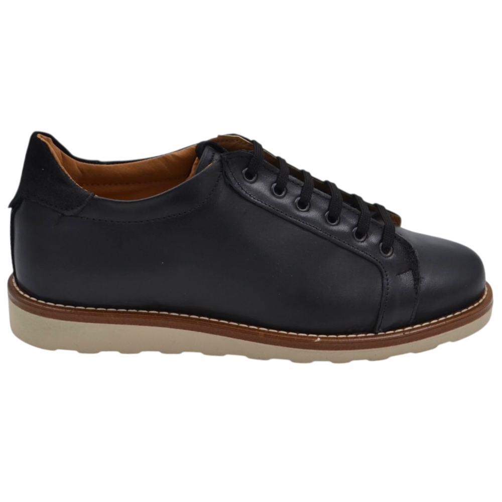 Scarpa uomo stringata in pelle nera spazzolato cucitura in punta fondo gomma zigrinato alto handmade