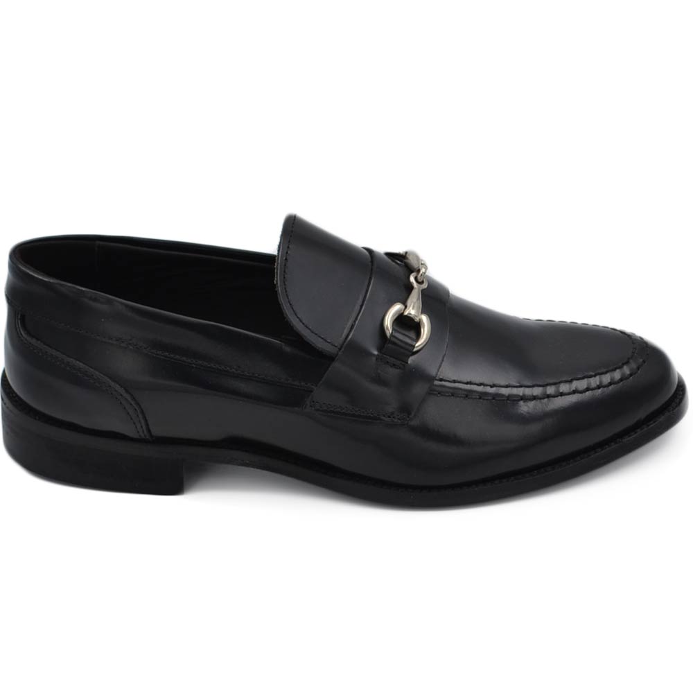 Scarpe mocassino uomo elegante morsetto argento vera pelle abrasivata nero suola in cuoio antiscivolo cerimonia evento