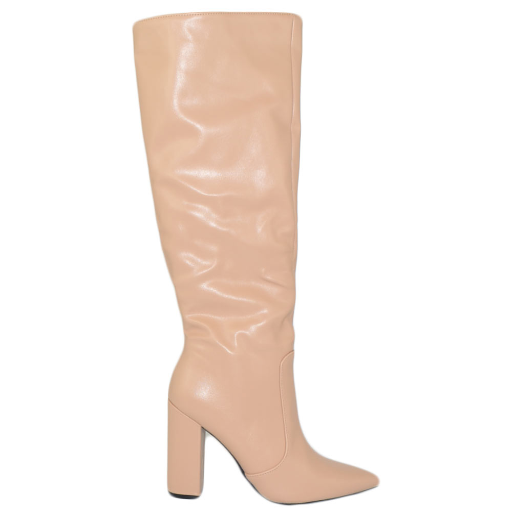 Stivale donna alto rigido in pelle nude beige carne tacco largo liscio linea basic a punta moda altezza ginocchio zip.