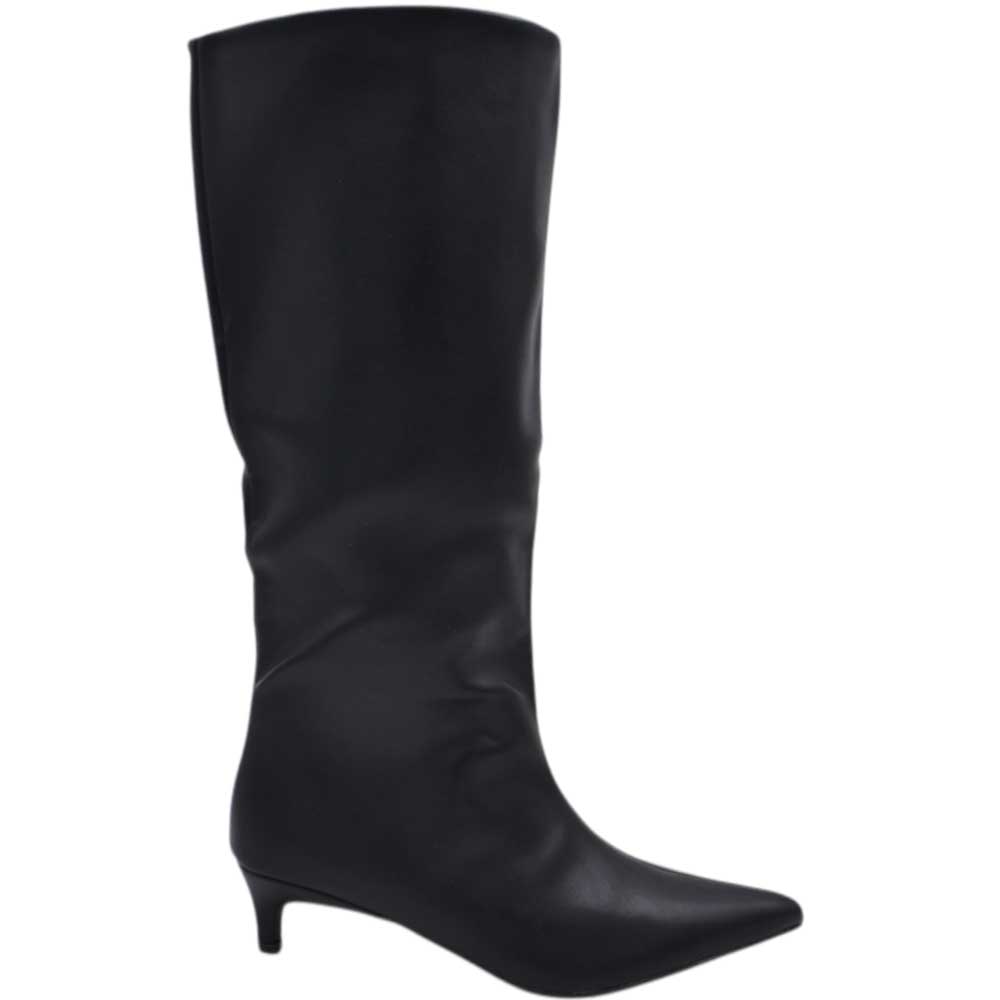 Stivali slouchy in pelle nero a punta con Tacco kitten 3 cm stiletto gambale medium