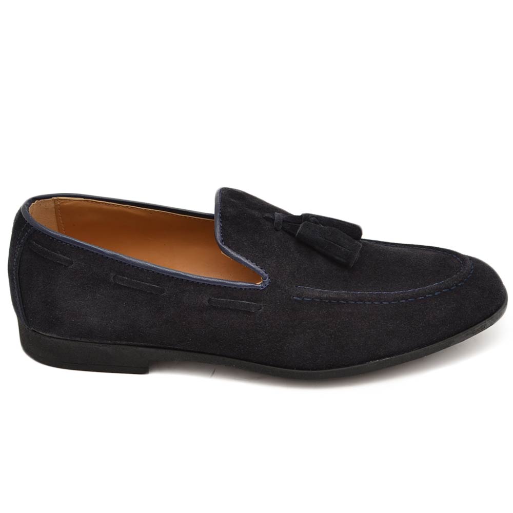 Scarpe uomo mocassino in vera pelle camoscio blu bon bon tono su tono suola in gomma pantofola elegante.