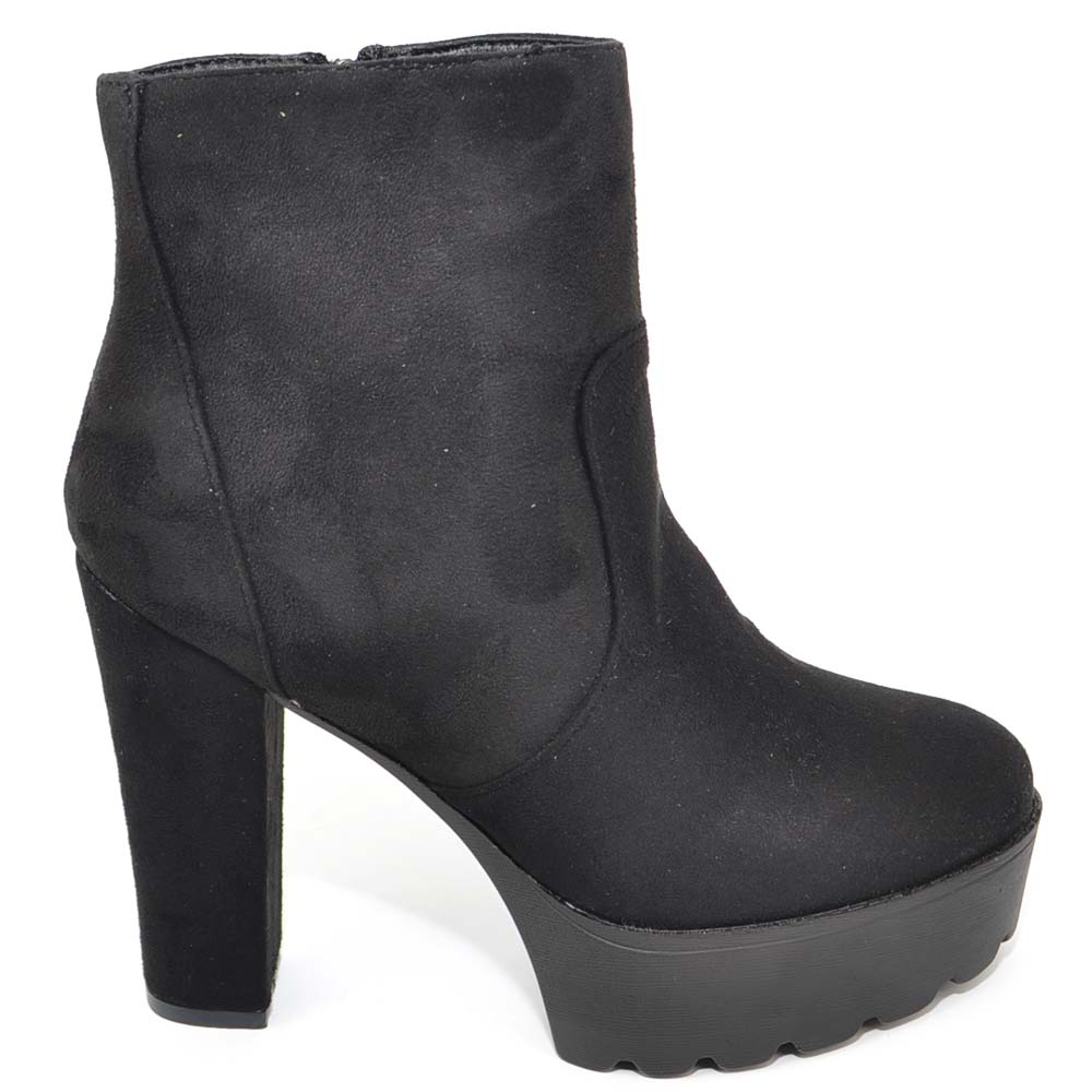 TRONCHETTO DONNA  IN CAMOSCIO NERO CON PLATEAU E TACCO LARGO ALLA CAVIGLIA CON ZIP